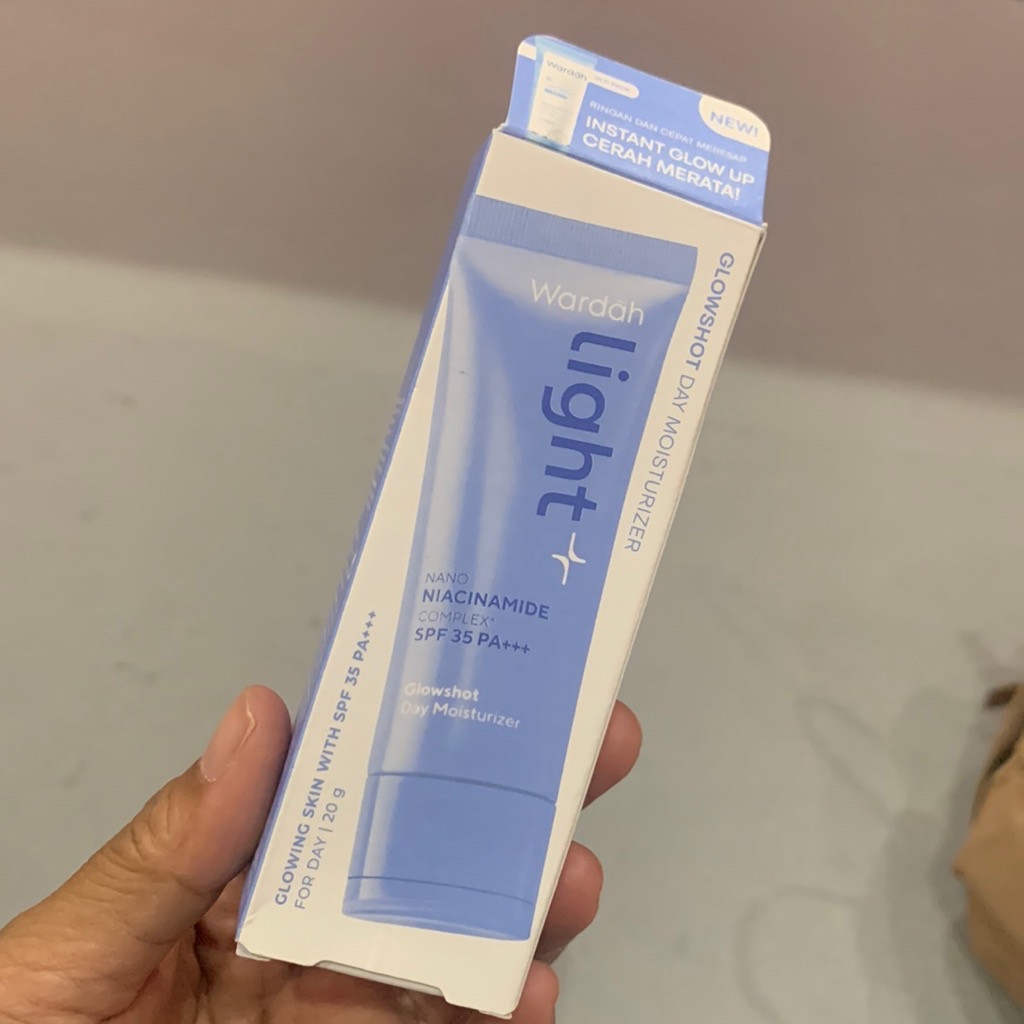 Light+ by Wardah Hydrashot Intensive Moisturizer imgfdn-6e3c5596-420b-4cb5-9fa3-22ea89b38169