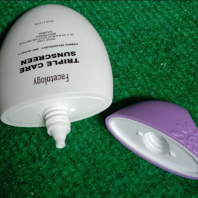 Triple Care Sunscreen SPF 40 PA+++ imgfdn-258b6e52-06a0-4717-9d42-bcc9885fee64