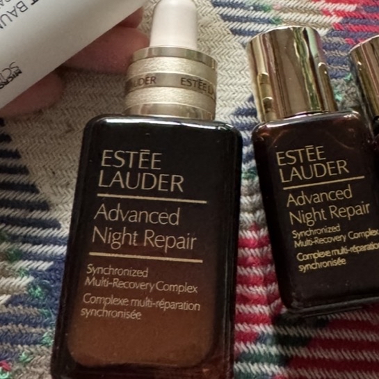 Advanced Night Repair imgfdn-8dd6e425-69c8-47d9-a389-bcd361a78edb