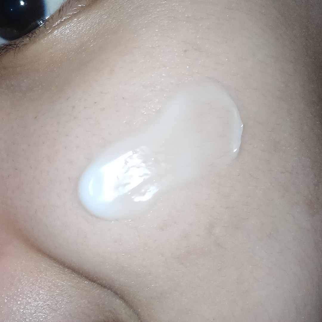 Waterdrop Sleeping Mask imgfdn-6657d5ad-d859-4824-b722-199f1a9dd7ac