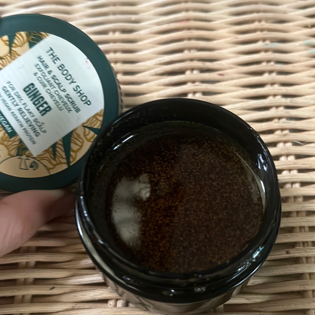 Ginger Hair & Scalp Scrub imgfdn-09659948-d91a-48d2-b615-f8fc84b69edd
