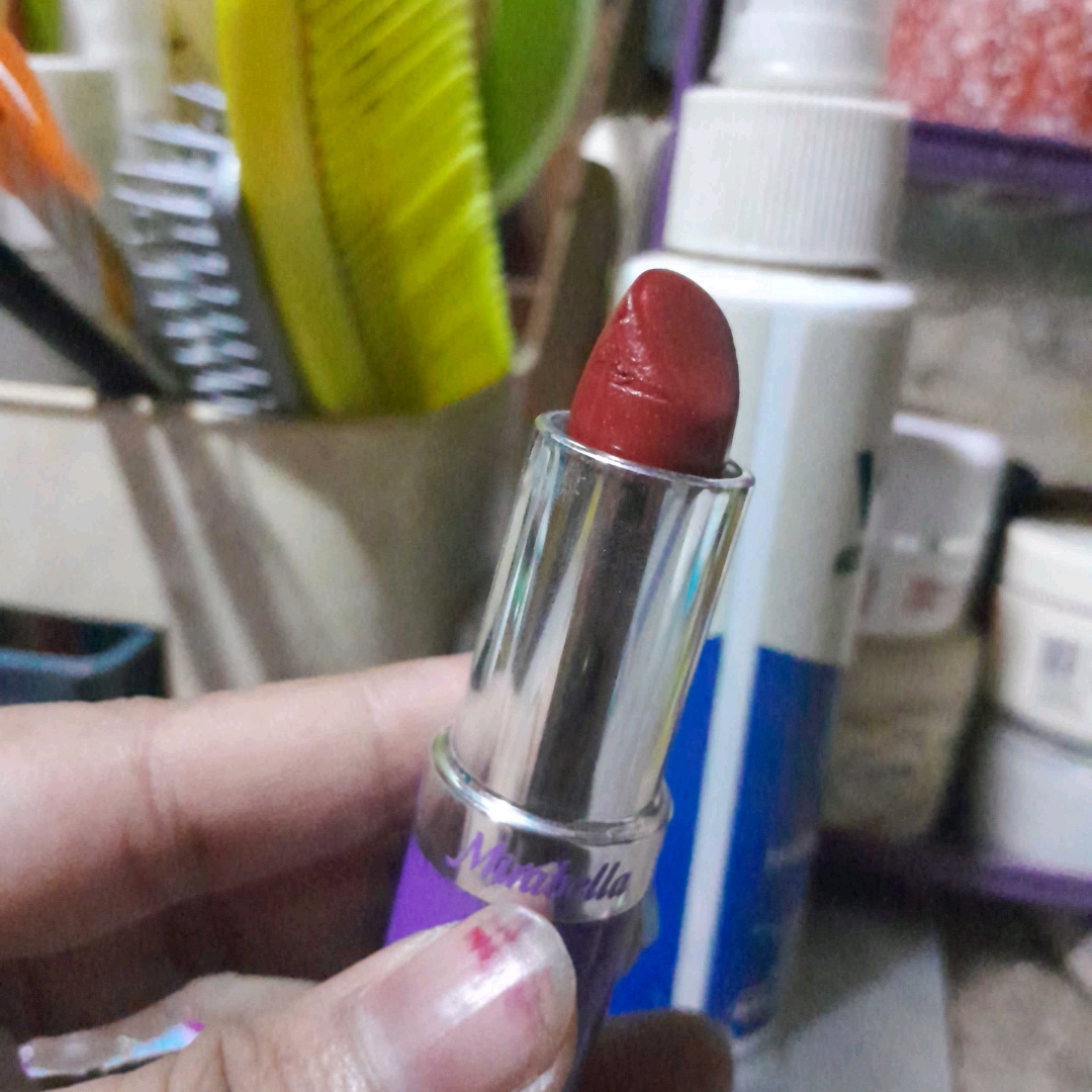 Mirabella Designer Lipstick imgfdn-5572f16d-470c-48af-a109-542af33d1df4