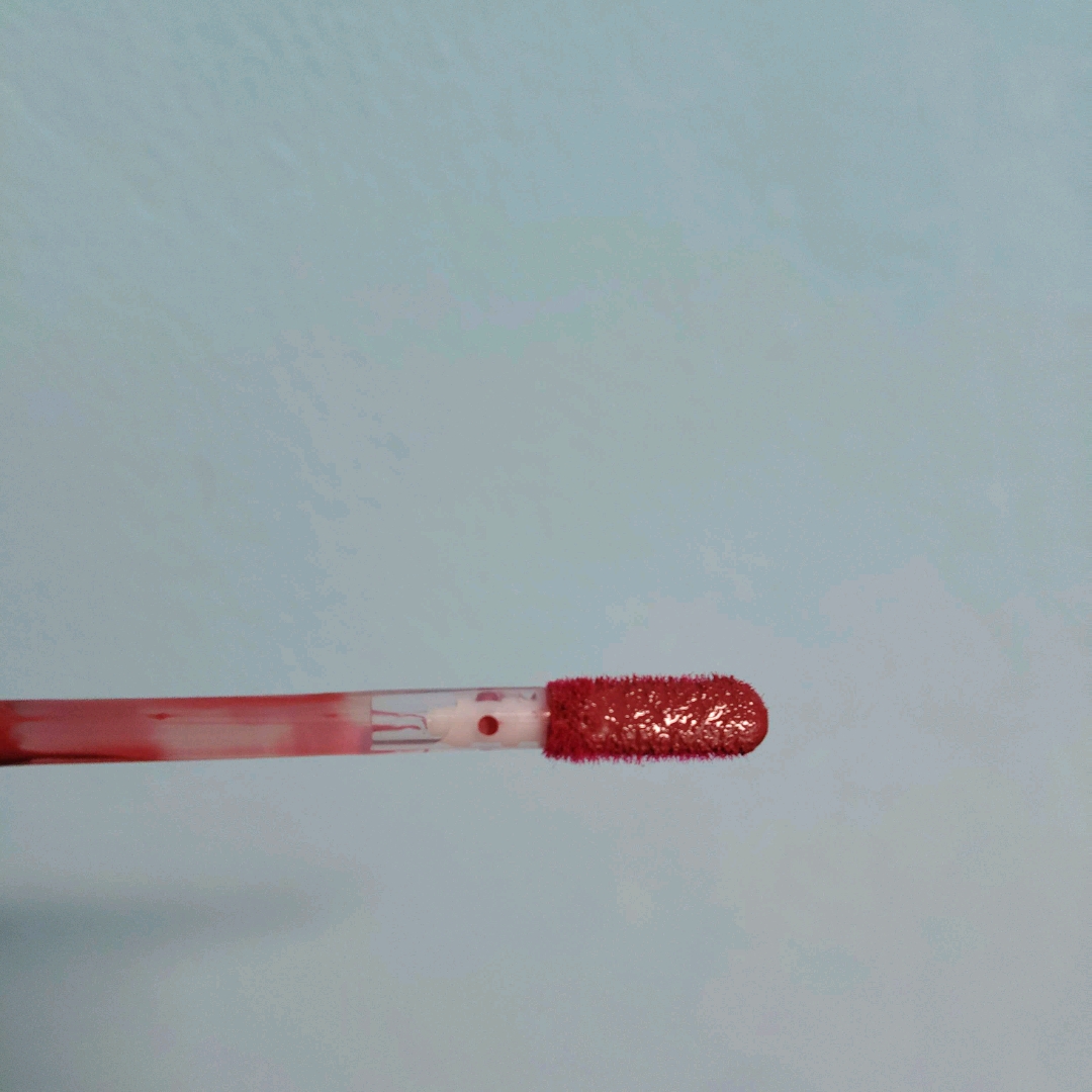 Hyperlast Glazed Lip Vinyl - 05 Fiery Crimson imgfdn-3ef8a681-4d06-4e03-af17-83b09f795fad