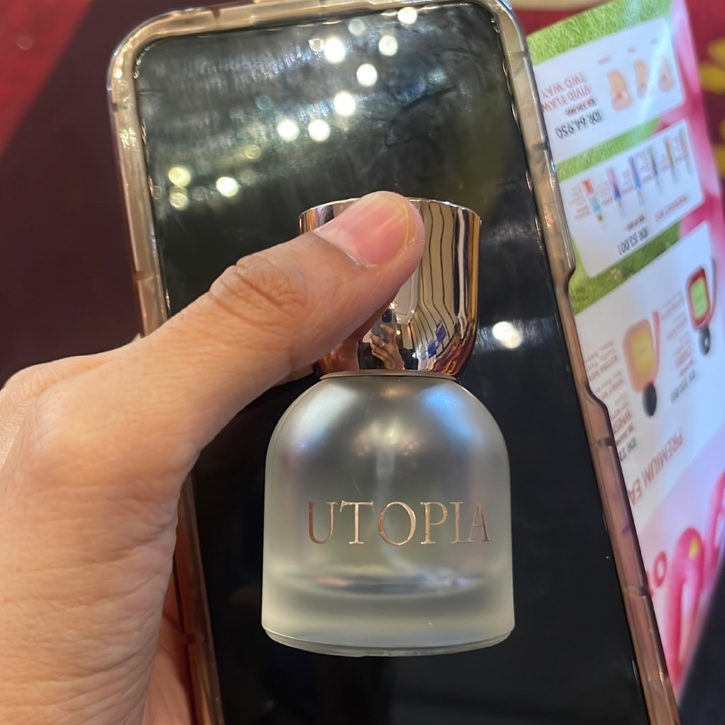 Utopia Extrait De Parfum imgfdn-68fc47eb-9d98-4480-b97a-bd71fe987b6f