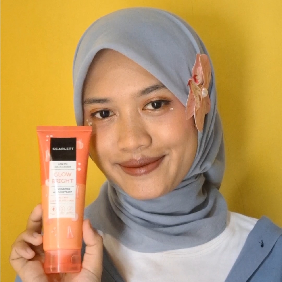 Low pH Glow Bright Gel Cleanser imgfdn-0e35b66a-3fbf-47fa-b51c-e68659e6f4b2