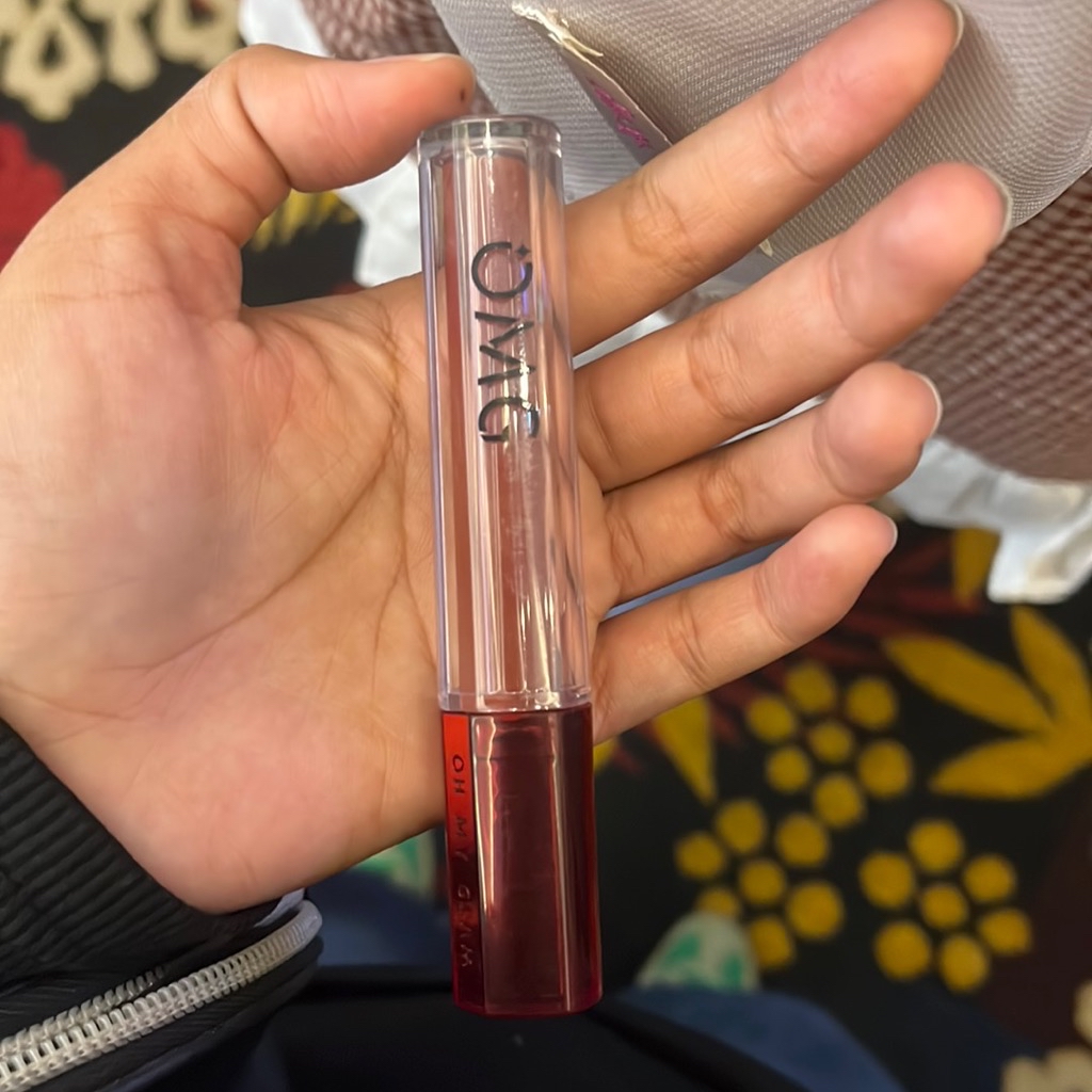 Oh My Glam Mattelast Lip Cream - 22 Crushed  imgfdn-befc206a-11ca-48c2-af82-ed91c1aa6d30