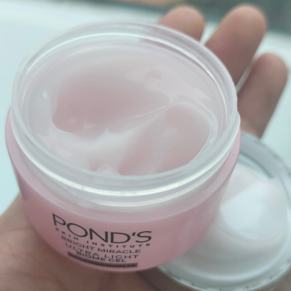 Ultra Light Biome Brightening Moisturizer Gel imgfdn-819b9546-21fe-4c2a-b4ec-45c519bcbaef