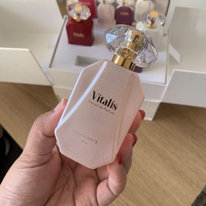 Extrait De Parfum - Elegante imgfdn-677ec02e-0474-4582-935f-74f5f8575262