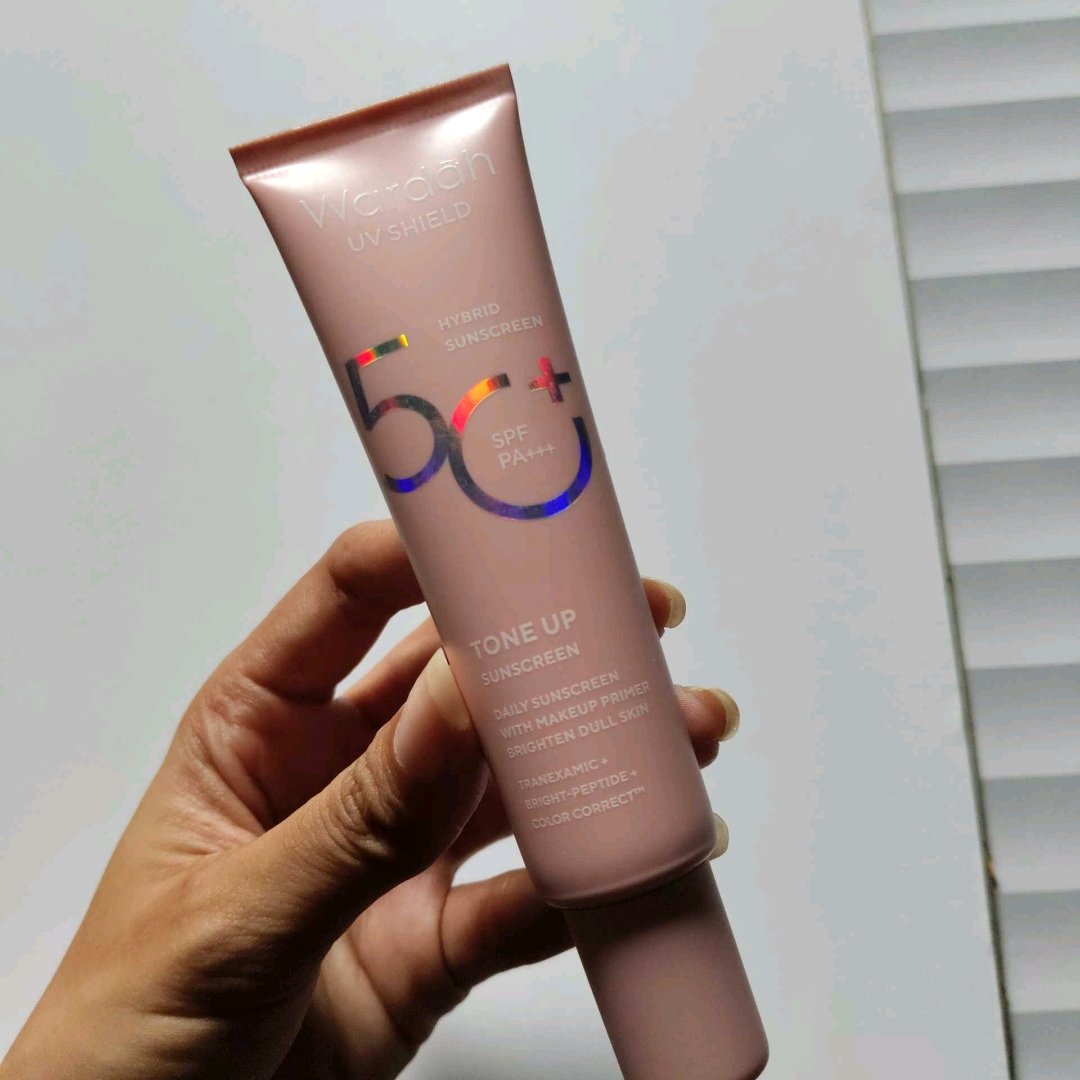 UV Shield Tone Up Sunscreen imgfdn-c711f838-d5bc-4b00-8568-c45d13e7c8fe