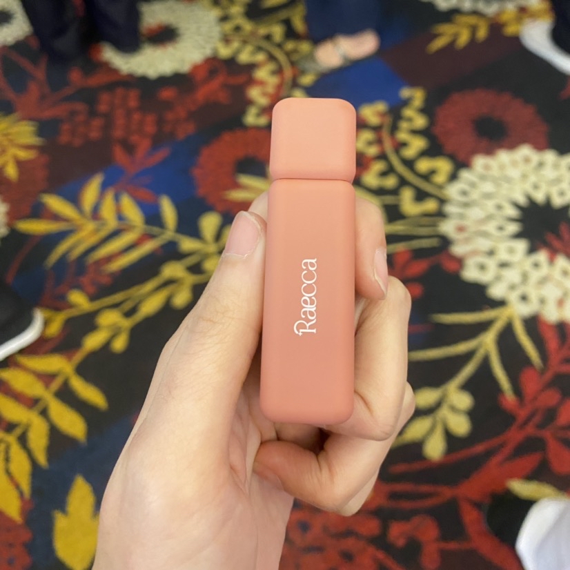 Glow Up Tint - Confident imgfdn-83792881-2e31-4baa-bf08-7574c990cc17