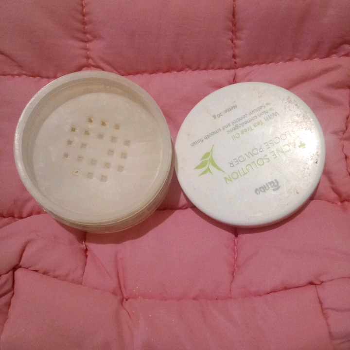 Acne Solution Loose Powder - Translucent imgfdn-8e8942e8-4a7c-44b8-a64a-439324a3037f