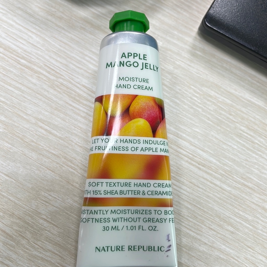 Hand and Nature Hand Cream - Apple Mango imgfdn-7b852772-7681-4f11-81ae-0ec548a4e0d5