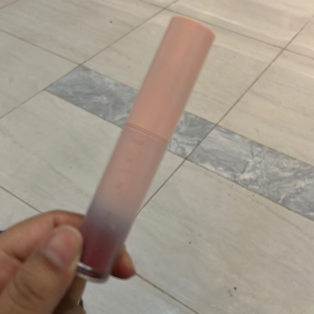 Mattedorable Lipcream - 03 Star imgfdn-30ced77c-1bee-4a19-81da-3d0779174758