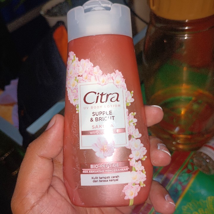 UV Body Lotion Bio-Peptide - Sakura Supple & Bright imgfdn-615fef20-cfcf-4877-9672-82c9abea2a7e