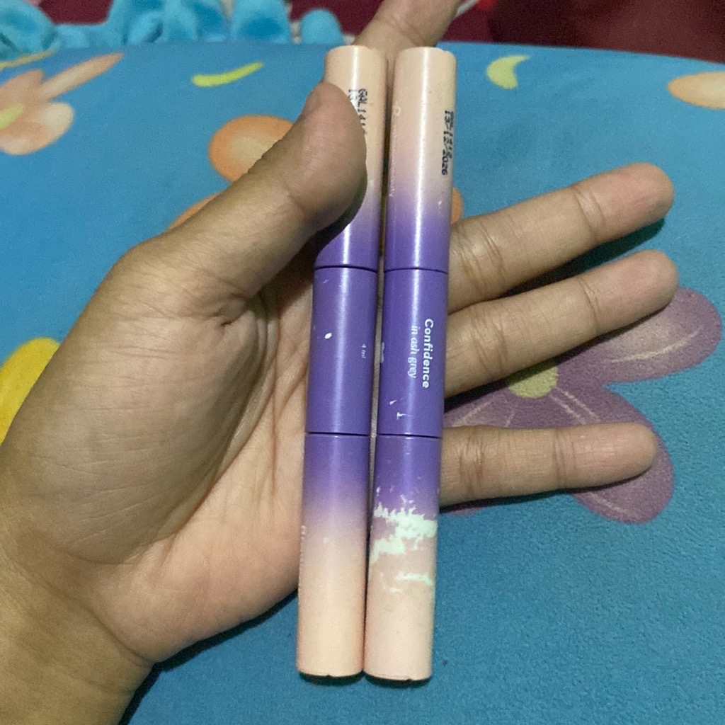 x Naura Ayu Confidence 2-in-1 Mascara Browcara - Dark Brown imgfdn-8127a30c-7ba4-4234-ae09-bf6337ae88d9
