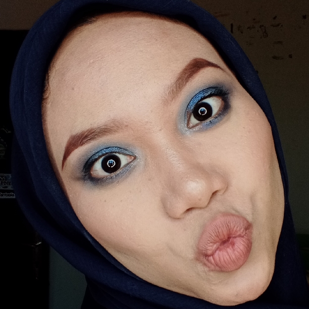 Eye Shadow Cream - Blue imgfdn-2f3aaeeb-03b2-42e2-9585-260260c5956c