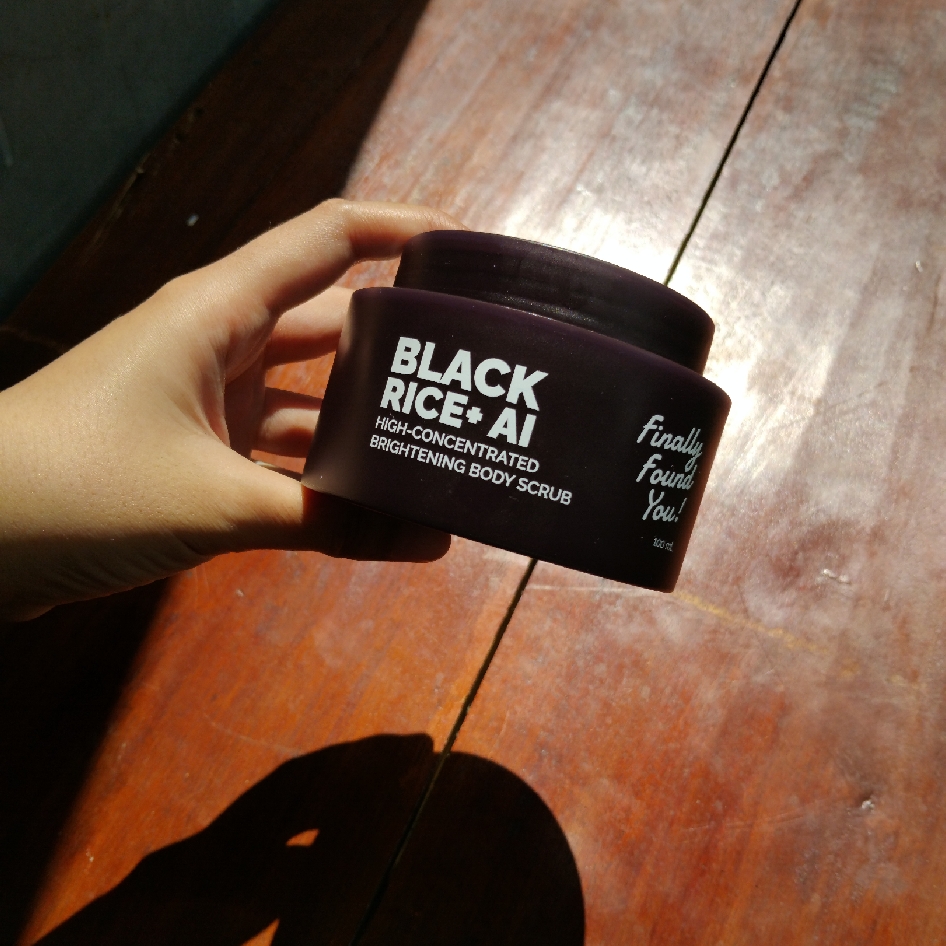 BLACK RICE+ AI High-Concentrated Brightening Body Scrub imgfdn-746ee720-7e90-4bfd-b5ca-68df698439d0