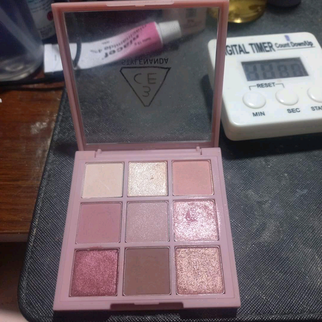 Mood Recipe Multi Eye Color Palette - Auto Focus imgfdn-75a6a5d0-ea72-408f-98a2-888edf9e4898