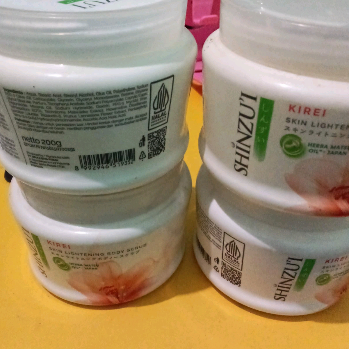 Skin Lightening Body Scrub - Kirei imgfdn-339bf002-07dc-454a-acf1-ed8af72a1384