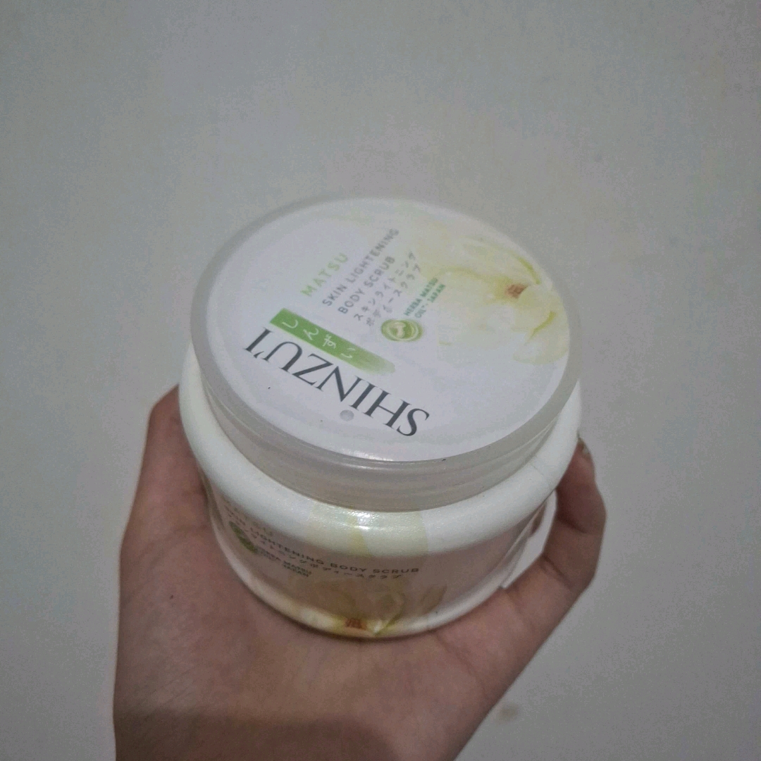 Skin Lightening Body Scrub - Matsu imgfdn-eabfa4ae-a657-471b-acd0-3c22171acf39