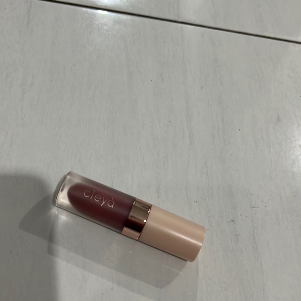 Air Kiss Lip Blush - Empathy imgfdn-d65f273d-cec5-411d-88b9-795e028f8079