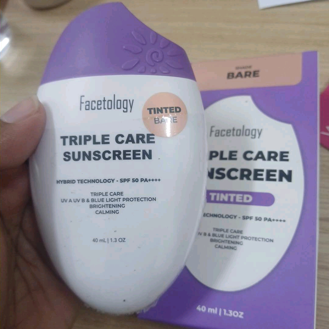 Triple Care Sunscreen Tinted SPF 50 PA++++ - Bare imgfdn-ac47b9ba-08ec-442a-b883-ee7cad2bae21