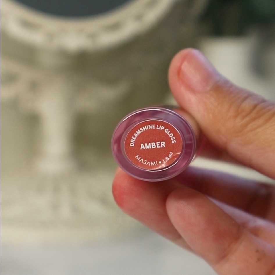 Dream Shine Lip Gloss - Amber  imgfdn-365aee48-5cc9-458a-82de-08919658e2da