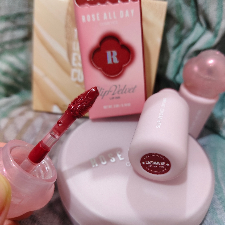 Slip Velvet Lip Ink - Cashmere imgfdn-2c99804a-a305-4280-ad54-d7b912424c0a