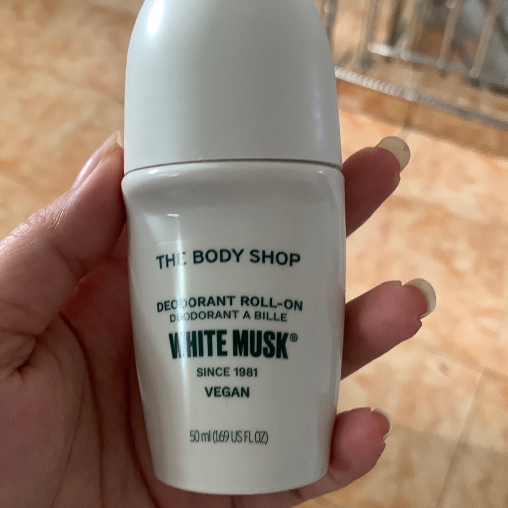 White Musk Deodorant imgfdn-2c4c7783-1e40-47a4-9141-b34273f4a748