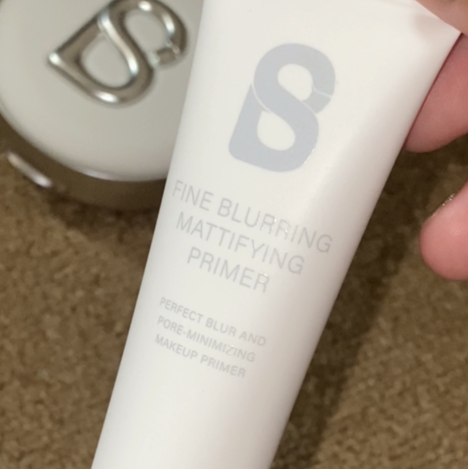 Fine Blurring Mattifying Primer imgfdn-73752b9c-f56d-4c21-b417-486543aa4399
