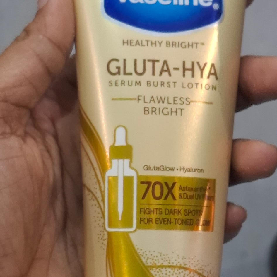 Healthy Bright Gluta-Hya Serum Burst Lotion - Flawless Bright imgfdn-cc02a4a7-f3a4-4127-bd03-c2726ca20d17