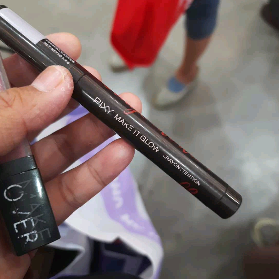 Make It Glow Crayonttention - 04 Fuchsiaristic imgfdn-b70be0f3-b866-4b31-88db-dfc574f620d9