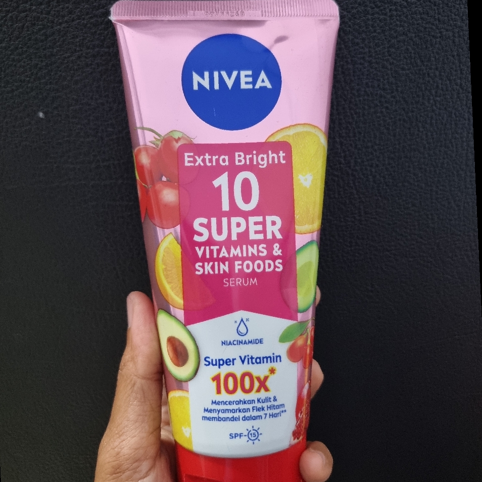 Extra Bright Body Serum 10 Super Vitamin & Skin Food imgfdn-ad427470-2438-4822-ad54-cdd5fac98336