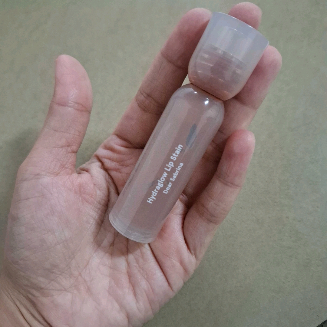 Hydraglow Lip Stain - Dear Sabrina imgfdn-0940575f-3ffc-4ead-9c91-5b19c64d1b39