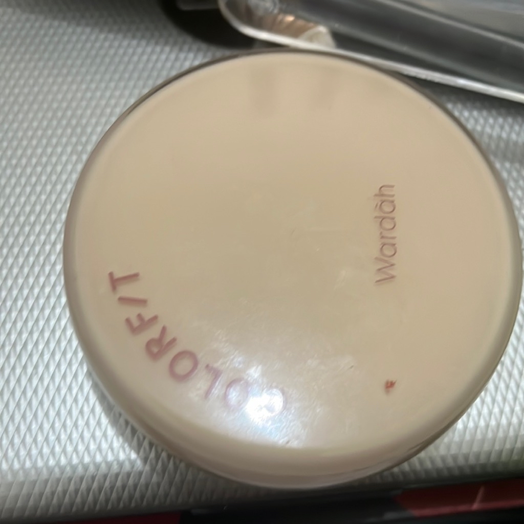 Colorfit Perfect Glow Cushion - 21C Shell imgfdn-30629bc7-d1f4-4a08-a9ff-9283d895389f