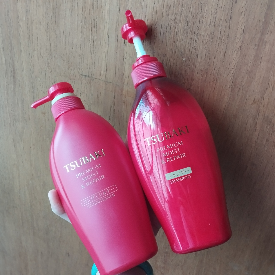 Premium Moist and Repair Shampoo imgfdn-8bf4f115-ac78-4e28-9e64-44c320dd07ea