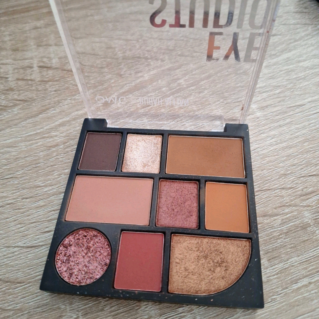 Oh My Glam Eye Studio Palette imgfdn-0bf05649-2571-40e4-ace3-08950ca0b8fb