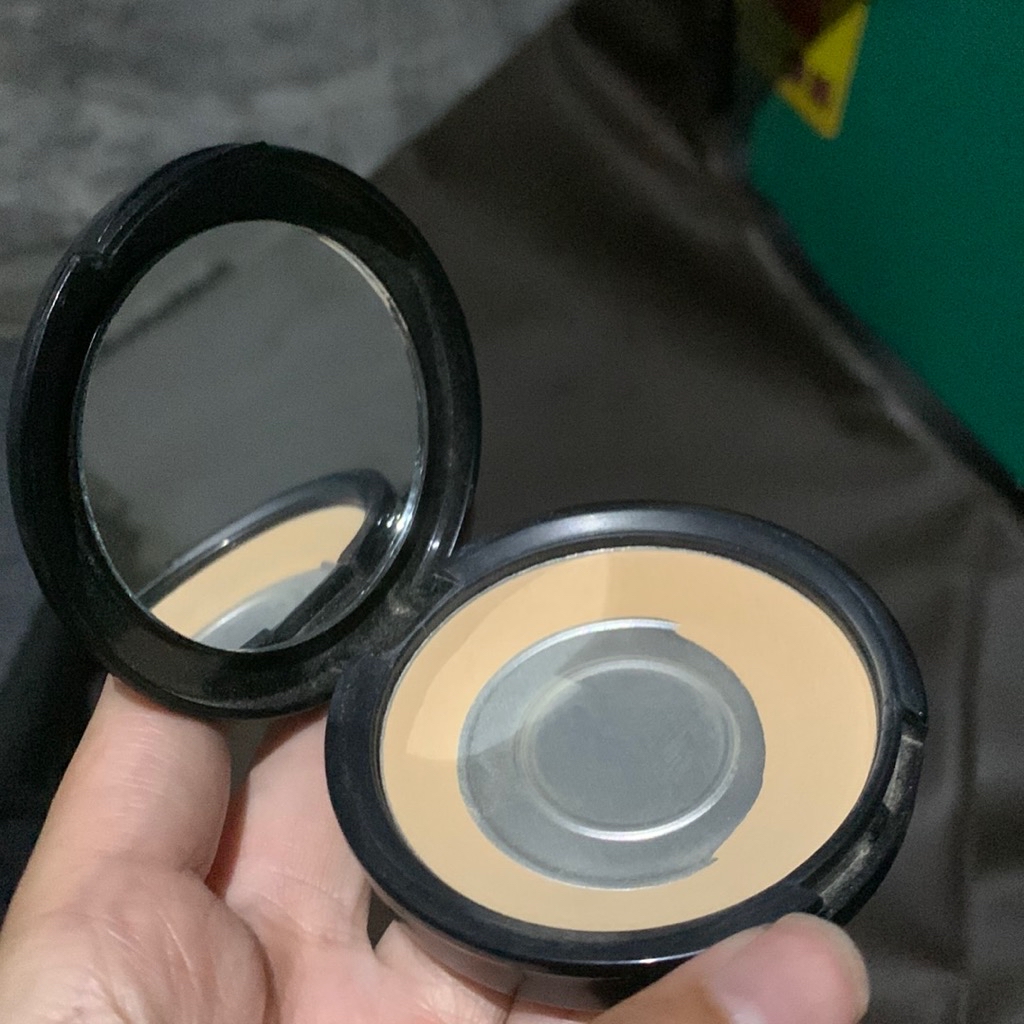 Coverlast Two Way Cake - 32N Natural imgfdn-e5377e99-ad2e-4c36-86cb-83094185674f