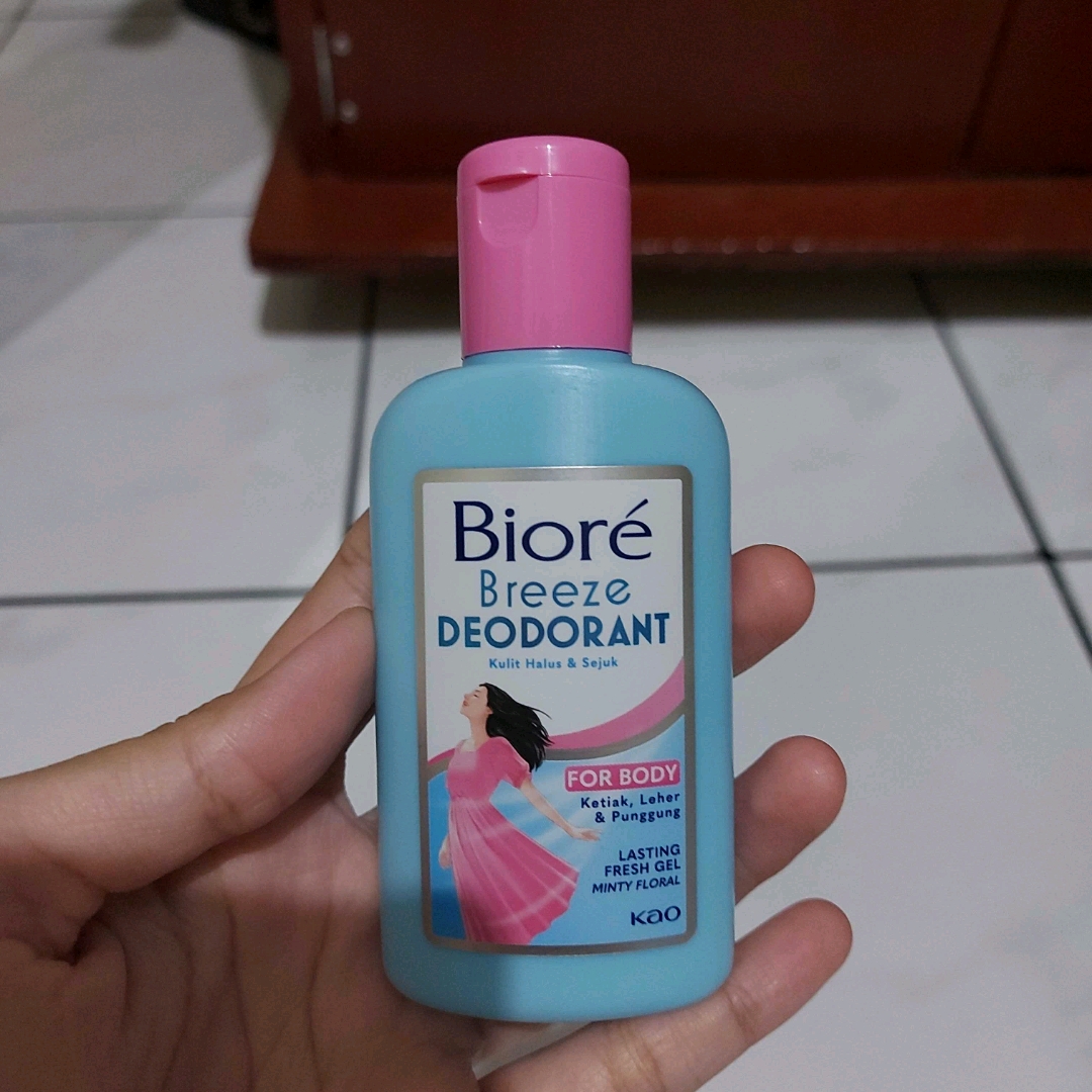 Breeze Deodorant Gel - Minty Floral imgfdn-7e929703-67c3-40fc-ad4a-f06f4eff1c77