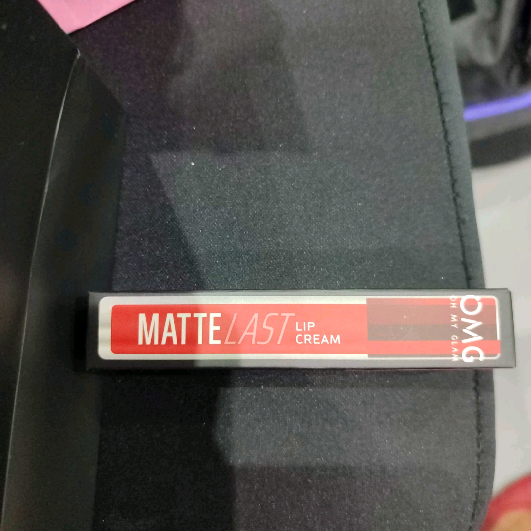 Oh My Glam Mattelast Lip Cream - 25 Ruby  imgfdn-c4a09865-0c06-4f73-acc3-1823e31f32cd