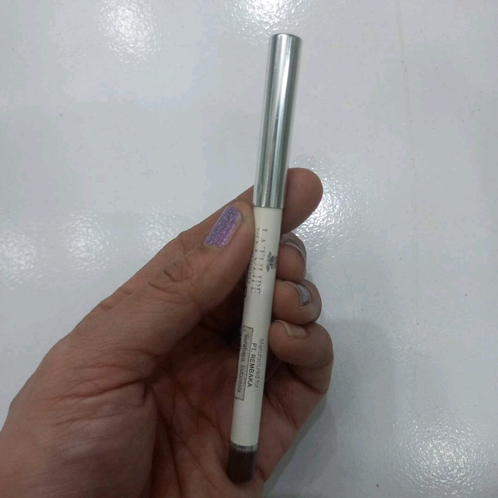 Eyebrow Pencil - Brown imgfdn-80ed01cb-efcf-42f9-b022-8ef9658f72f3