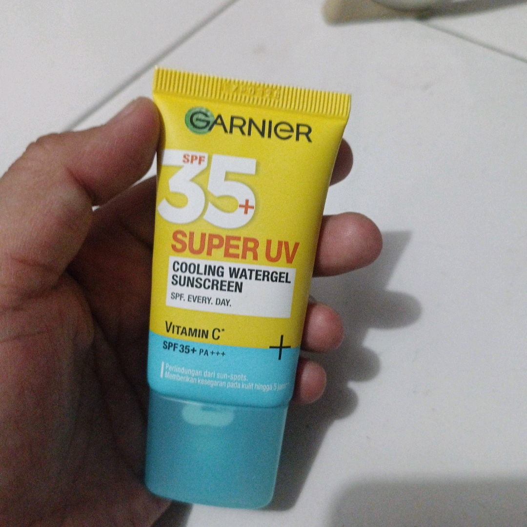 Super UV Cooling Watergel Sunscreen SPF 35+ PA++++ imgfdn-62c09adb-e592-46b5-a47a-f576f0571881