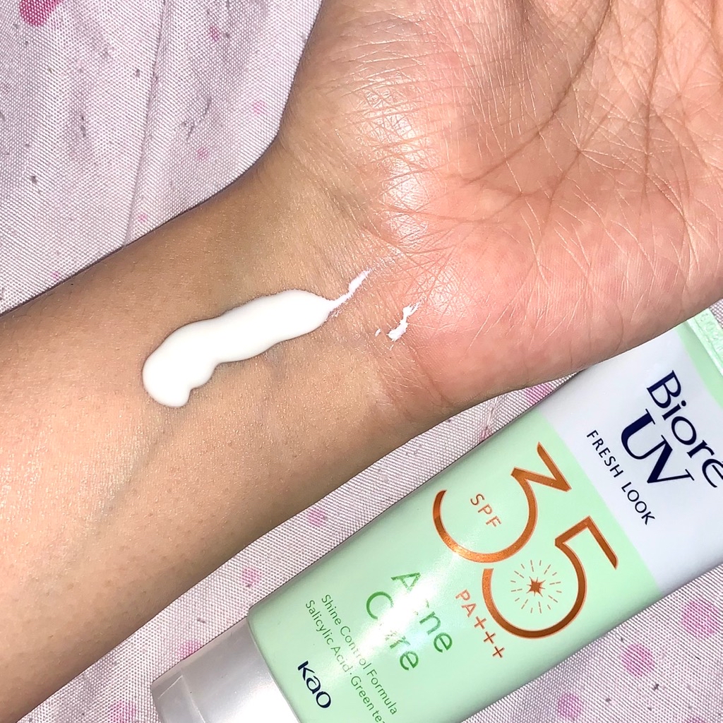 UV Fresh Look Acne Care SPF35  imgfdn-01f2dbbc-ab33-415d-aac4-74d0136d93e1
