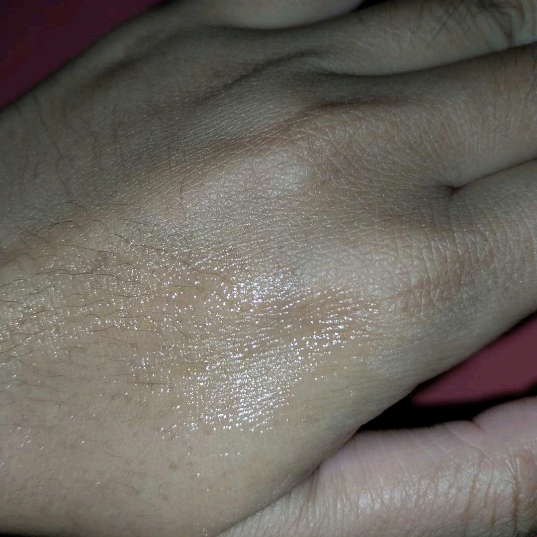 Hydra Veil Sleeping Mask imgfdn-8dc30ddb-a419-430f-8a21-febb6eef770c