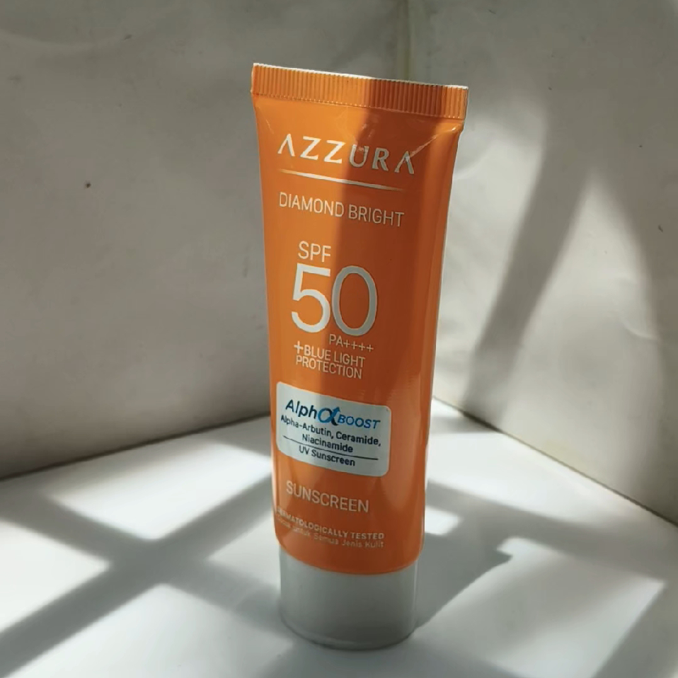 Diamond Bright Sunscreen SPF 50 PA ++++ imgfdn-dcb2ee8f-06c2-467f-a271-da62e8ed91a7