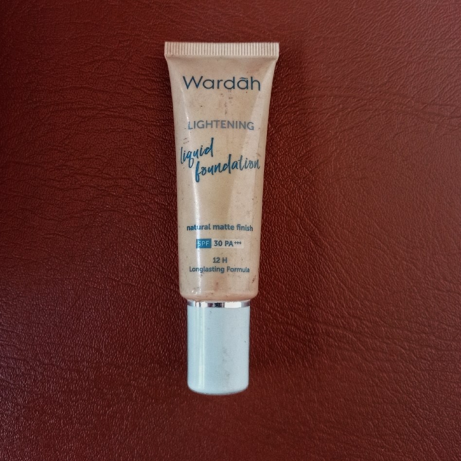 Lightening Liquid Foundation - 02 Neutral Beige (32N) - Reformulation in October 2023 imgfdn-0a795bed-e01a-431a-8f15-775f10bfc390