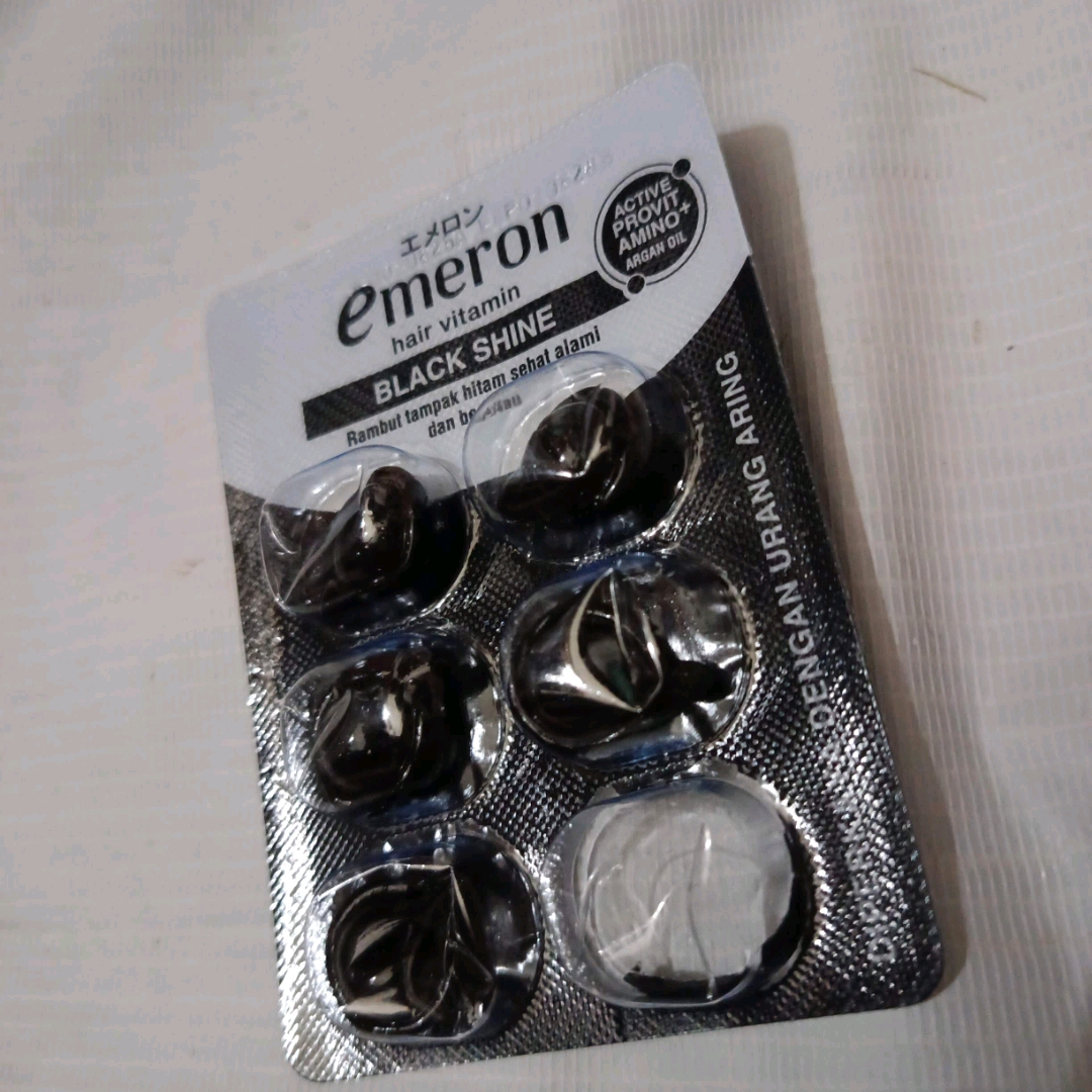 Hair Vitamin - Black and Shine imgfdn-0c45a54c-4058-40fa-845c-73cbb4f15724