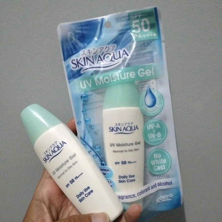 UV Moisture Gel imgfdn-bde1d9b3-2e2e-42f3-aa92-46836c861a0c