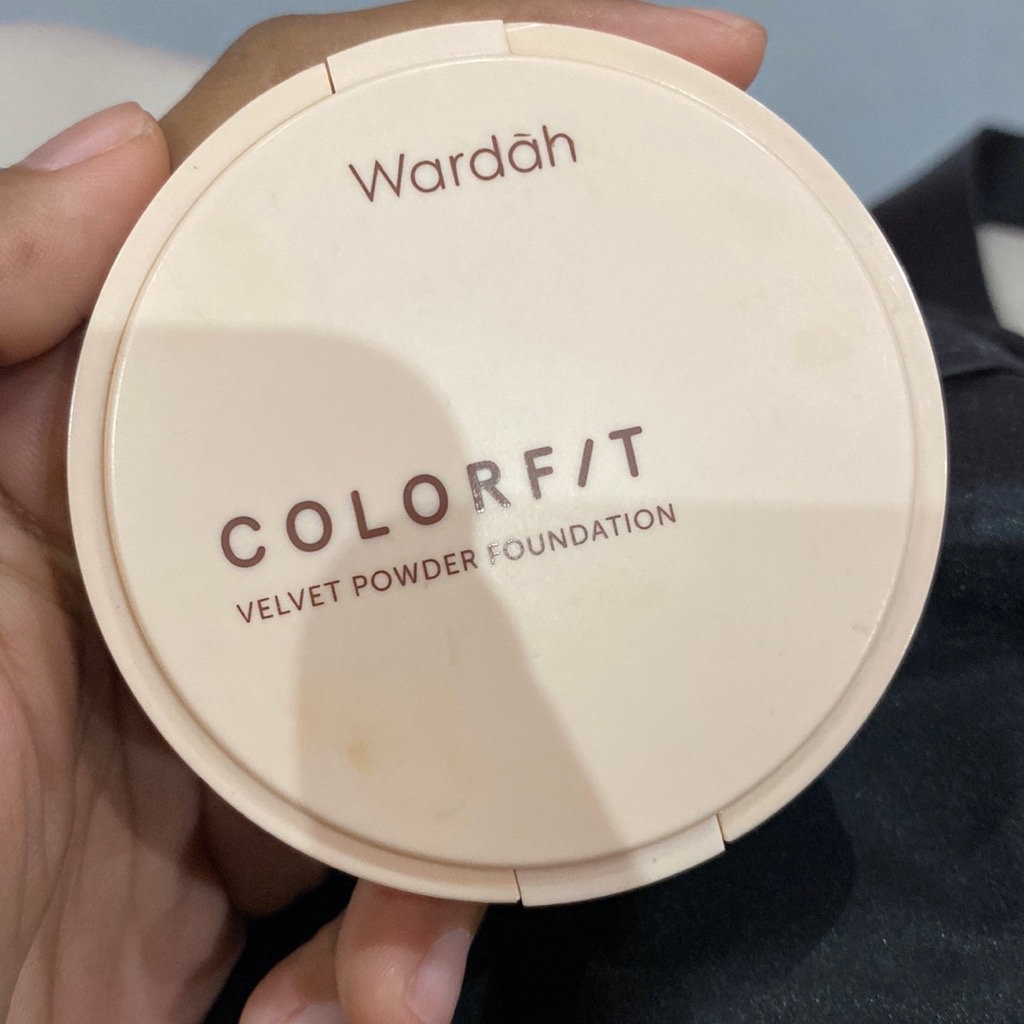 Colorfit Velvet Powder Foundation - 22N Light Ivory imgfdn-a580941c-8b43-452e-8c1c-f27e00d908be