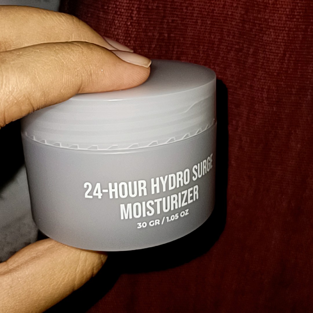 24 Hour Hydro Surge Moisturizer imgfdn-aee99f07-fb7a-4101-837d-3eadeb8687a9
